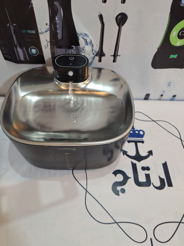 آبخوری هوشمند حیوانات برند FeelNeedy مدلFN-W07 با سینی استیل و پمپ وکیوم
