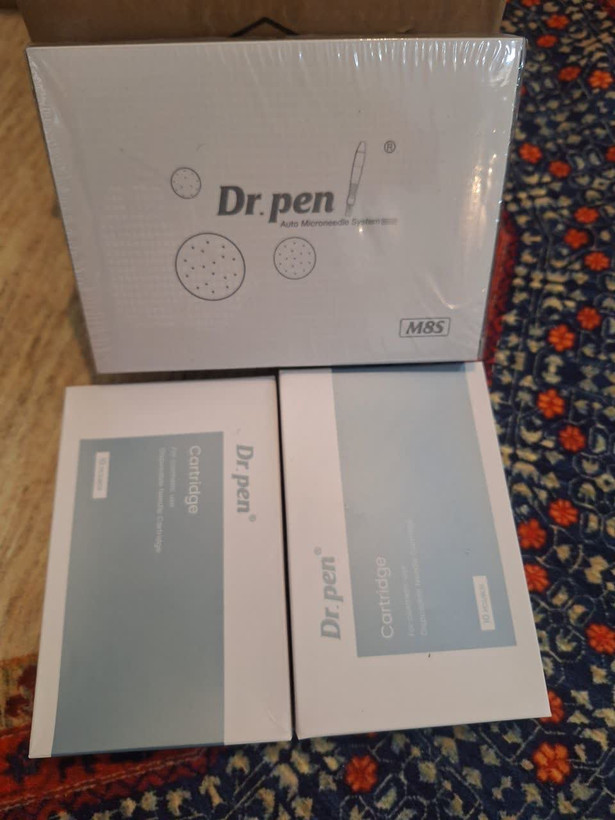 دستگاه میکرونیدلینگ دکتر پن M8S (بارکد اورجینال) محصول آکبند است (شامل 20 عدد سوزن کارتریج) ن1