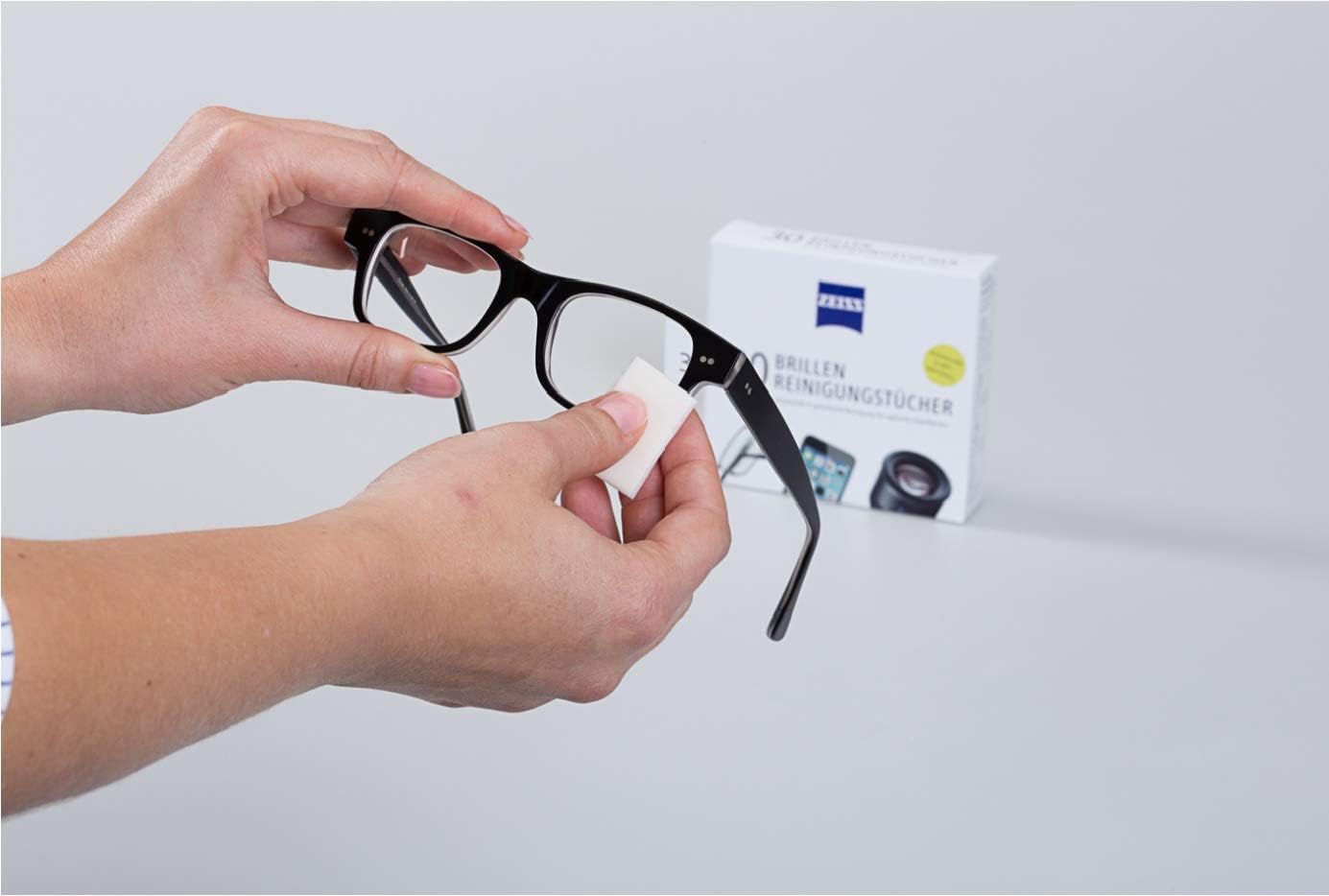 دستمال مرطوب پاککننده عینک ZEISS مدل جدید، بسته ۲۰۰ عددی برای تمیز کردن لنز و سطوح اپتیکی