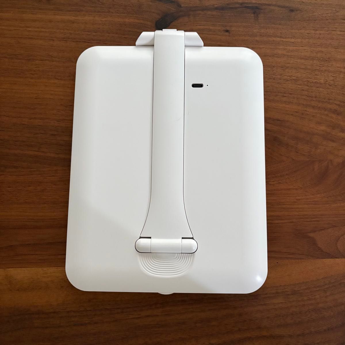 آینه آرایشی رومیزی LED JEMISUN | آینه تاشو چراغدار با ۳ رنگ نور، تنظیم شدت نور و شارژ USB